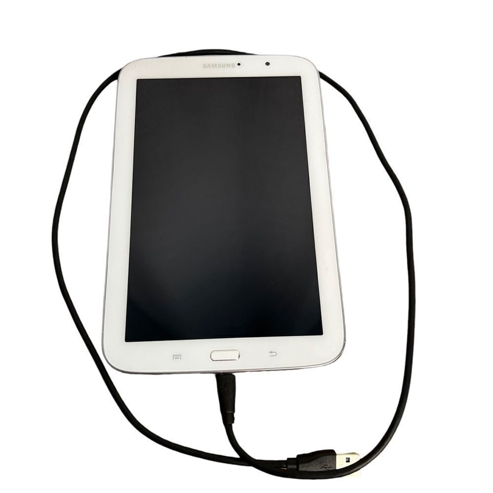 Samsung Galaxy Tablet For Parts or Repair Model GT-N5110 No Cracks